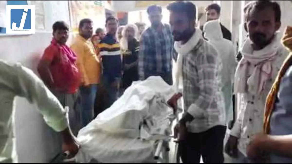 तीन बच्चों की तालाब में नहाते समय डूबकर मौत, परिजनों में मातम तीन बच्चों की तालाब में नहाते समय डूबकर मौत, परिजनों में मातम