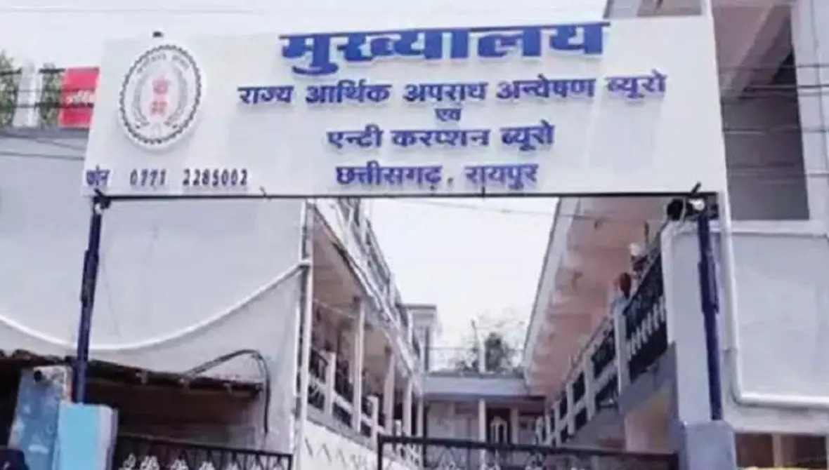 ACB की जाल में फंसा पटवारी, रिश्वतखोरी करते पकड़ाया ACB की जाल में फंसा पटवारी, रिश्वतखोरी करते पकड़ाया