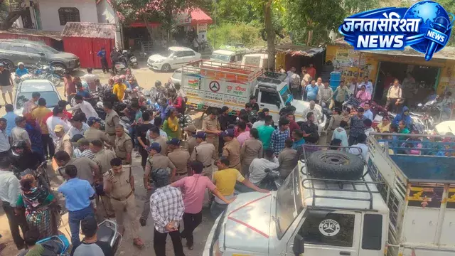 Uttarakhand : वन मंत्री के गांव में गुलदार हमले के बाद ग्रामीणों का गुस्सा फूटा Uttarakhand : वन मंत्री के गांव में गुलदार हमले के बाद ग्रामीणों का गुस्सा फूटा