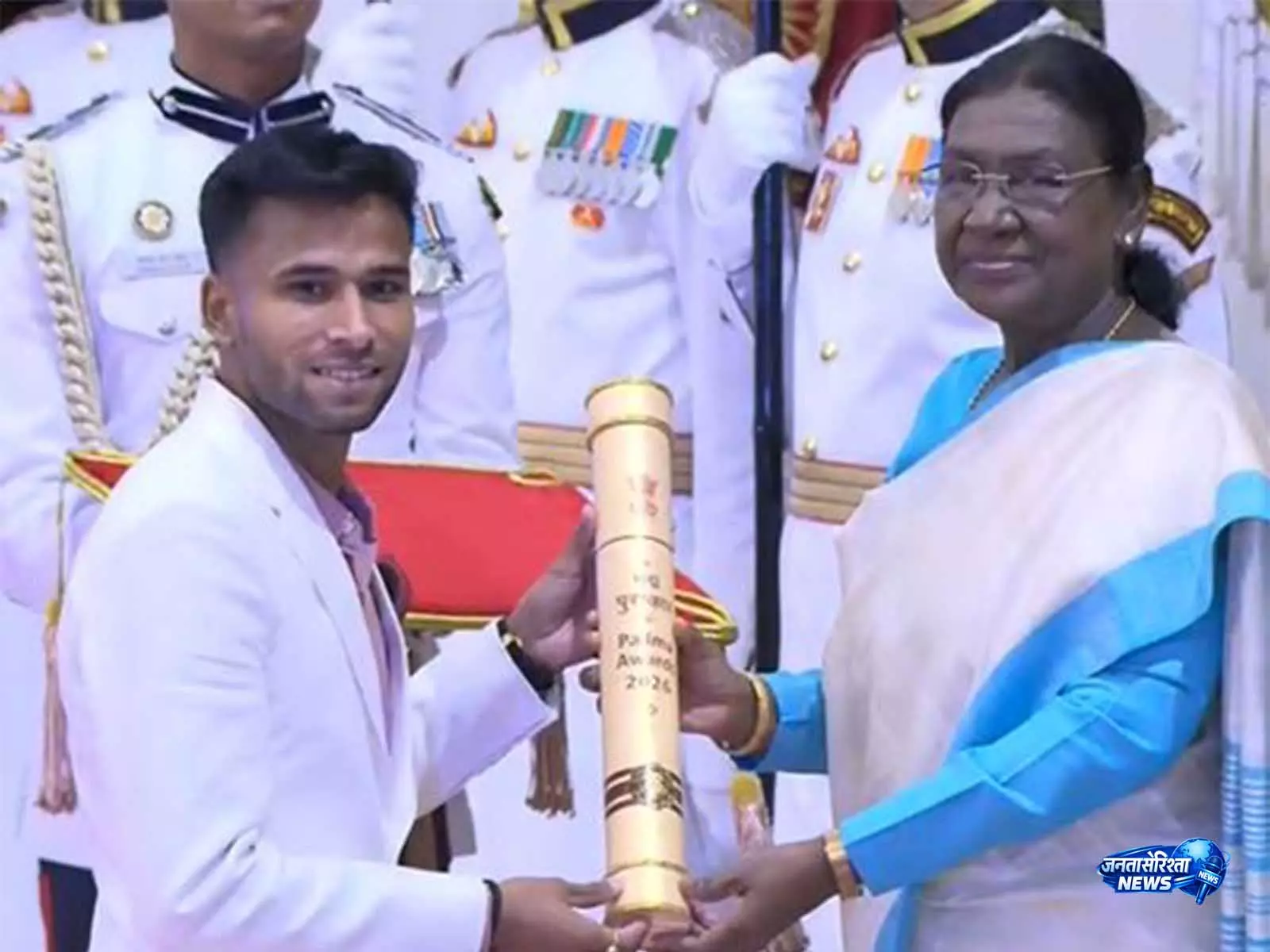पैरालंपिक स्वर्ण पदक विजेता प्रवीण कुमार को Padma Shri से किया गया सम्मानित पैरालंपिक स्वर्ण पदक विजेता प्रवीण कुमार को Padma Shri से किया गया सम्मानित