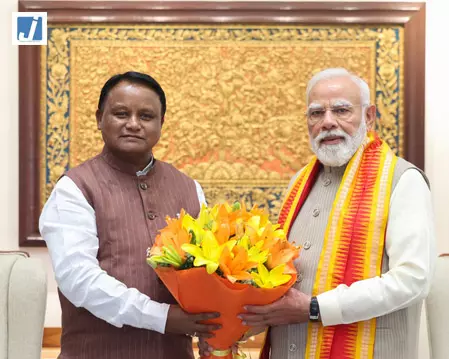 विकास पर पीएम मोदी से मिले सीएम मोहन चरण माझी विकास पर पीएम मोदी से मिले सीएम मोहन चरण माझी