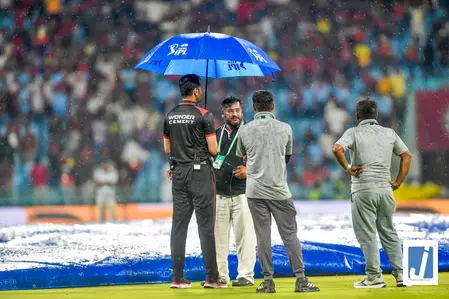 अगर क्वालीफायर और प्लेऑफ मुकाबलों में बारिश ने किया खेल बर्बाद, तो कैसे निकलेगा नतीजा? अगर क्वालीफायर और प्लेऑफ मुकाबलों में बारिश ने किया खेल बर्बाद, तो कैसे निकलेगा नतीजा?