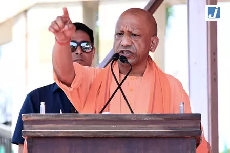 उत्तर प्रदेश में पुराने प्रधान ही संभालेंगे ग्राम पंचायतों की जिम्मेदारी उत्तर प्रदेश में पुराने प्रधान ही संभालेंगे ग्राम पंचायतों की जिम्मेदारी
