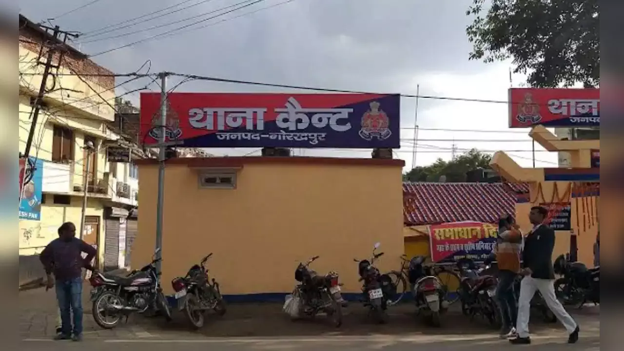 दुबई से लौटा पति, पत्नी ने छोड़ा साथ; युवक से अफेयर का आरोप दुबई से लौटा पति, पत्नी ने छोड़ा साथ; युवक से अफेयर का आरोप