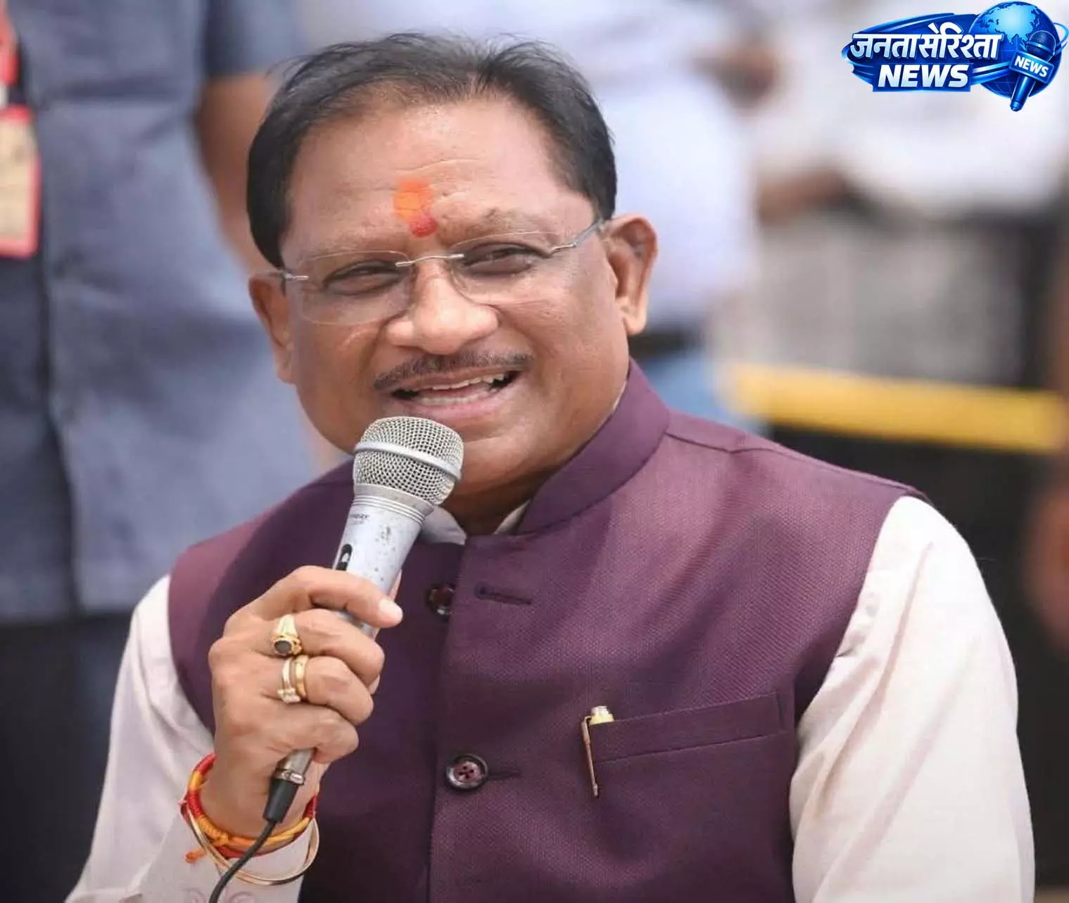 मुख्यमंत्री साय के निर्देश पर खेती-किसानी के लिए मिलेगा पर्याप्त डीजल मुख्यमंत्री साय के निर्देश पर खेती-किसानी के लिए मिलेगा पर्याप्त डीजल
