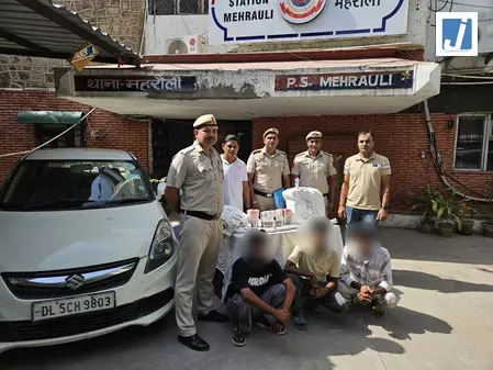 चोरी करने वाले अंतरराज्यीय गिरोह का भंडाफोड़, 3 आरोपी गिरफ्तार चोरी करने वाले अंतरराज्यीय गिरोह का भंडाफोड़, 3 आरोपी गिरफ्तार