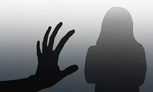 कंपनी के बॉस ने किया रेप, मीटिंग के बहाने होटल लेकर गया था महिला कर्मचारी को कंपनी के बॉस ने किया रेप, मीटिंग के बहाने होटल लेकर गया था महिला कर्मचारी को