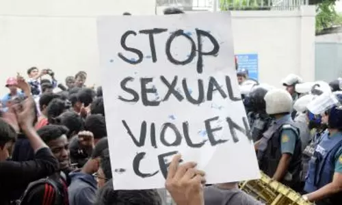महिला पत्रकारों का हो रहा यौन उत्पीड़न, मीडिया संस्थानों को लेकर किए गए सर्वे में दावा महिला पत्रकारों का हो रहा यौन उत्पीड़न, मीडिया संस्थानों को लेकर किए गए सर्वे में दावा