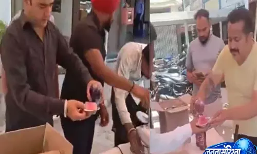 Chandigarh में ‘शराब का गोला’ बेचने पर शराब दुकान मालिक गिरफ्तार, वोदका में जामुन फ्लेवर बर्फ का VIDEO