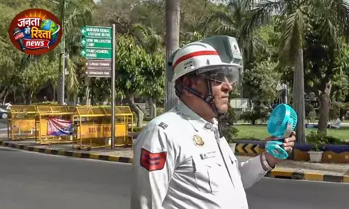 Delhi ट्रैफिक पुलिस ने लगाए AC हेलमेट Delhi ट्रैफिक पुलिस ने लगाए AC हेलमेट