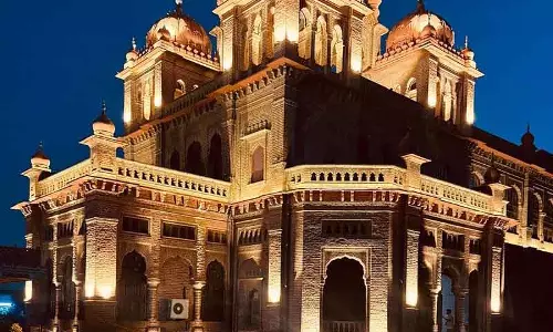 Amritsar के खालसा कॉलेज में लाइटिंग प्रोजेक्ट Amritsar के खालसा कॉलेज में लाइटिंग प्रोजेक्ट