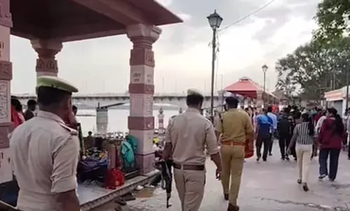 गंगा दशहरा और बड़े मंगल पर उमड़ा आस्था का सैलाब, सरयू-संगम तटों पर लाखों श्रद्धालु