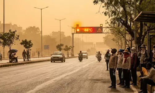 Dehradun: भीषण गर्मी को लेकर अगले दो दिनों का अलर्ट, प्रशासन सतर्क Dehradun: भीषण गर्मी को लेकर अगले दो दिनों का अलर्ट, प्रशासन सतर्क
