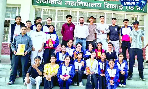 अनुशासन, देशभक्ति और नेतृत्त्व की भावना से आगे बढऩे का संदेश