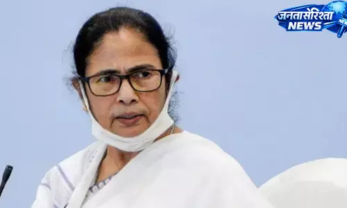 बंगाल चुनाव हार के बाद TMC में हलचल, कई सांसदों के BJP संपर्क में होने के दावे बंगाल चुनाव हार के बाद TMC में हलचल, कई सांसदों के BJP संपर्क में होने के दावे
