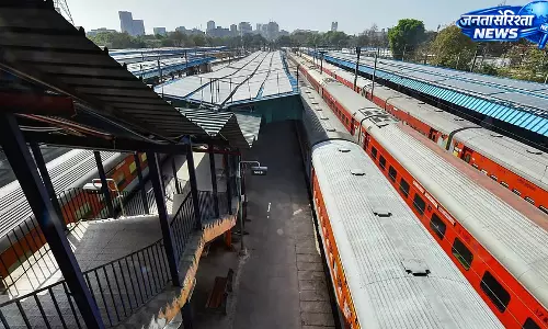 Bihar : कर्मचारियों को हर 3 महीने परिवार संग पर्यटन स्थलों का दौरा अनिवार्य Bihar : कर्मचारियों को हर 3 महीने परिवार संग पर्यटन स्थलों का दौरा अनिवार्य