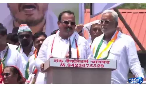 महाराष्ट्र कांग्रेस प्रमुख हर्षवर्द्धन सपकाल ने PM मोदी के खिलाफ दरिद्र टिप्पणी से नया विवाद खड़ा कर दिया महाराष्ट्र कांग्रेस प्रमुख हर्षवर्द्धन सपकाल ने PM मोदी के खिलाफ दरिद्र टिप्पणी से नया विवाद खड़ा कर दिया