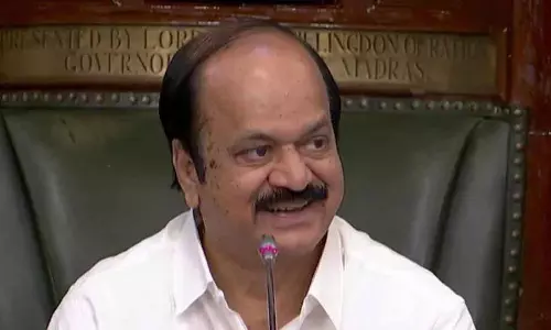 Chennai स्पीकर ने EC को खाली सीटों की जानकारी दी Chennai स्पीकर ने EC को खाली सीटों की जानकारी दी
