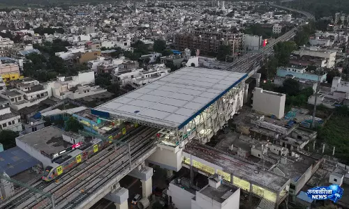 NCRTC ने मेरठ के 8 स्टेशनों पर कमर्शियल जगह के लाइसेंस के लिए बोलियां आमंत्रित की NCRTC ने मेरठ के 8 स्टेशनों पर कमर्शियल जगह के लाइसेंस के लिए बोलियां आमंत्रित की