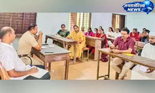 Kerala : स्कूल खुलने से पहले सुरक्षा व्यवस्था को लेकर पुलिस और स्कूलों की बैठक
