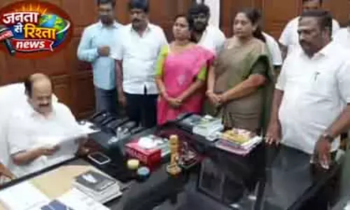 Tamil Nadu स्पीकर ने बागी विधायकों का इस्तीफा स्वीकार किया Tamil Nadu स्पीकर ने बागी विधायकों का इस्तीफा स्वीकार किया