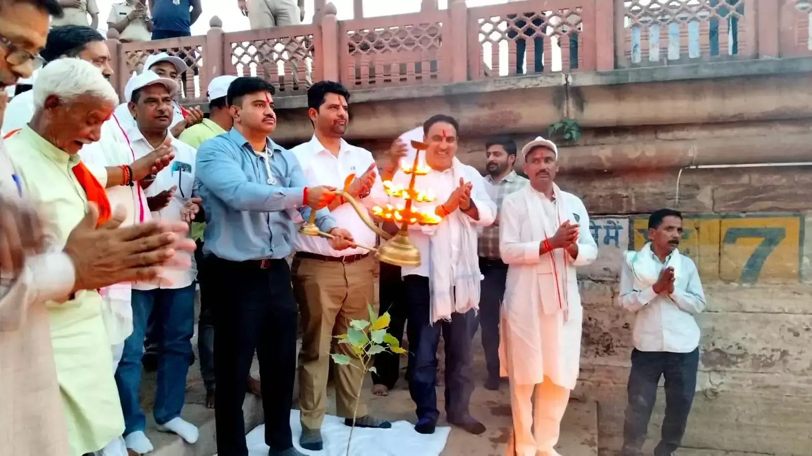 Dholpur: धौलपुर में जल संरक्षण को लेकर जनजागरण अभियान की शुरुआत Dholpur: धौलपुर में जल संरक्षण को लेकर जनजागरण अभियान की शुरुआत