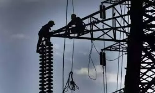 Mumbai: प्रतीक्षानगर डिपो में बसों में आग, दमकल की टीम मौके पर Mumbai: प्रतीक्षानगर डिपो में बसों में आग, दमकल की टीम मौके पर