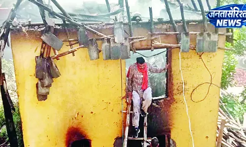 गोशाला में आग से दो लाख का नुकसान