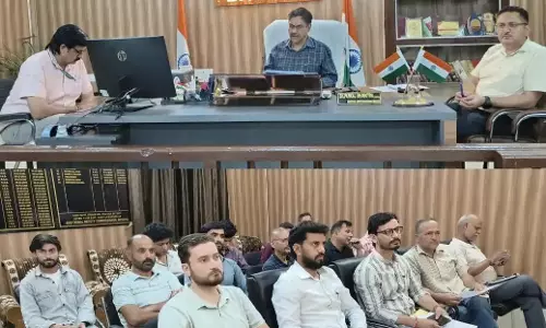 Basohli: एडीसी ने बसोहली में मिशन युवा को लेकर दिए दिशा-निर्देश Basohli: एडीसी ने बसोहली में मिशन युवा को लेकर दिए दिशा-निर्देश