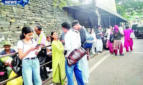 स्कूली बच्चों, मरीजों व नौकरीपेशा लोगों को हो रही दिक्कत