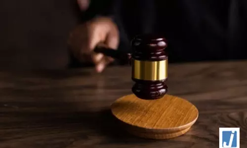 हाईकोर्ट ने पॉक्सो मामले में आरोपी को दी जमानत, एक साल के लिए सोशल मीडिया इस्तेमाल पर लगाई रोक हाईकोर्ट ने पॉक्सो मामले में आरोपी को दी जमानत, एक साल के लिए सोशल मीडिया इस्तेमाल पर लगाई रोक