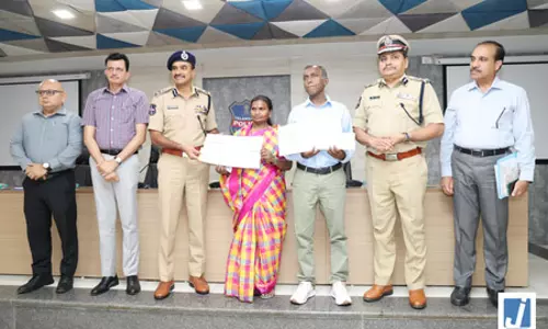 माओवादी नेता और उनकी पत्नी ने तेलंगाना पुलिस के समक्ष आत्मसमर्पण किया