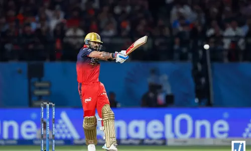 Qualifier 1 RCB की तूफानी शुरुआत, पावरप्ले में बनाए 76/1 Qualifier 1 RCB की तूफानी शुरुआत, पावरप्ले में बनाए 76/1