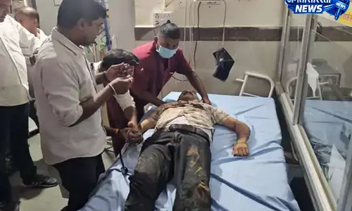 CG BREAKING: सर्राफा व्यापारी की गोली मारकर हत्या, सोना-चांदी लूटकर फरार हुए बदमाश CG BREAKING: सर्राफा व्यापारी की गोली मारकर हत्या, सोना-चांदी लूटकर फरार हुए बदमाश