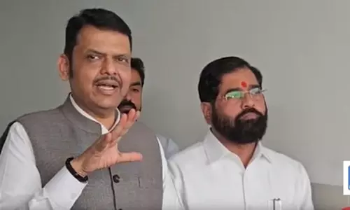 सरकार की ईंधन आपूर्ति और वितरण पर नजर, जमाखोरों पर कार्रवाई तय : सीएम फडणवीस सरकार की ईंधन आपूर्ति और वितरण पर नजर, जमाखोरों पर कार्रवाई तय : सीएम फडणवीस