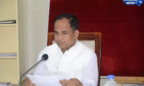 कलेक्टर डॉ. गौरव सिंह ने ली समय-सीमा बैठक