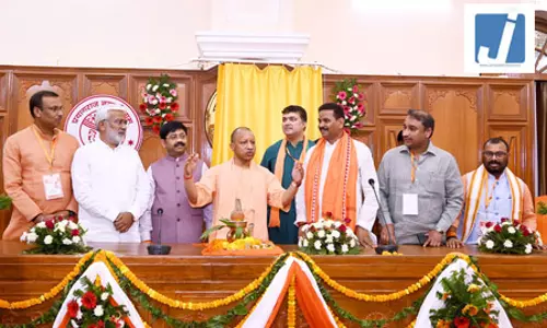 मां गंगा की धारा की तरह बढ़ रही विकास यात्रा: सीएम योगी मां गंगा की धारा की तरह बढ़ रही विकास यात्रा: सीएम योगी
