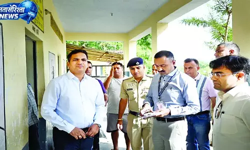 उपायुक्त राहुल कुमार ने किया बल्ह-बल्हवाणा पंचायतों के मतदान केंद्रों का निरीक्षण