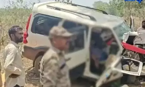 नेशनल हाईवे-30 पर तेज रफ्तार स्कॉर्पियो पेड़ से टकराई, चालक की मौत नेशनल हाईवे-30 पर तेज रफ्तार स्कॉर्पियो पेड़ से टकराई, चालक की मौत