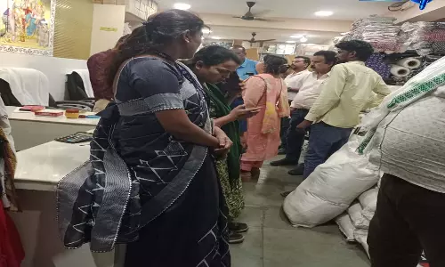 रायपुर में टीम प्रहरी अभियान के तहत सिंगल यूज प्लास्टिक पर कार्रवाई