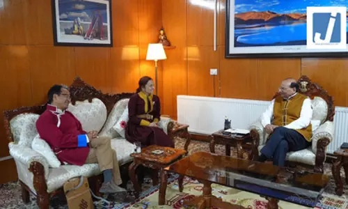 लद्दाख के उपराज्यपाल और सोनम वांगचुक के बीच बैठक, विकास और संवाद बनाए रखने पर सहमति लद्दाख के उपराज्यपाल और सोनम वांगचुक के बीच बैठक, विकास और संवाद बनाए रखने पर सहमति