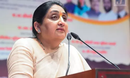 एनसीपी में एकजुटता का संदेश, सुनेत्रा पवार बोलीं- सबको एक आवाज में बोलना होगा एनसीपी में एकजुटता का संदेश, सुनेत्रा पवार बोलीं- सबको एक आवाज में बोलना होगा