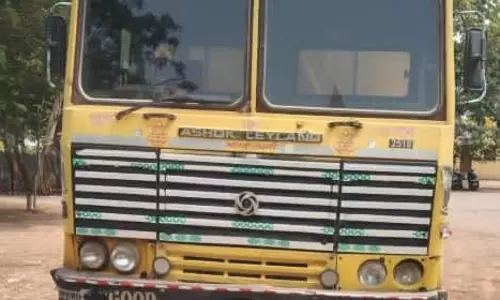 धमतरी पुलिस की यातायात नियम तोड़ने वालों पर लगातार सख्त कार्यवाही धमतरी पुलिस की यातायात नियम तोड़ने वालों पर लगातार सख्त कार्यवाही