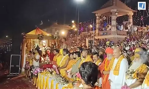 गंगा दशहरा पर भव्य सरयू आरती, 5100 दीपों से जगमगाया आरती घाट