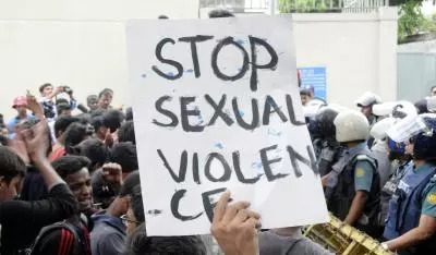 महिला पत्रकारों का हो रहा यौन उत्पीड़न, मीडिया संस्थानों को लेकर किए गए सर्वे में दावा महिला पत्रकारों का हो रहा यौन उत्पीड़न, मीडिया संस्थानों को लेकर किए गए सर्वे में दावा