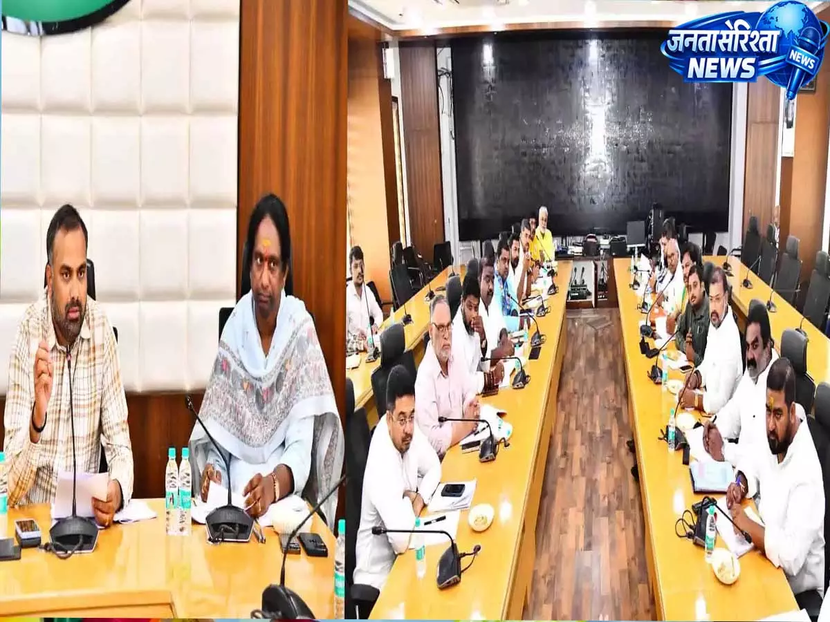 Hyderabad में वोटर लिस्ट SIR को लेकर DEO की सर्वदलीय बैठक, चुनावी प्रक्रिया पर हुई चर्चा Hyderabad में वोटर लिस्ट SIR को लेकर DEO की सर्वदलीय बैठक, चुनावी प्रक्रिया पर हुई चर्चा
