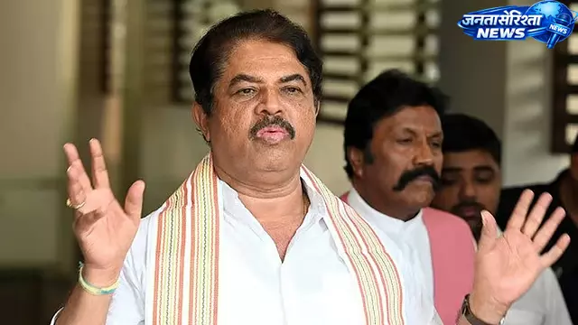 कर्नाटक में फ्यूल प्राइस बढ़ोतरी पर सियासी टकराव, BJP ने कांग्रेस सरकार पर लगाया आरोप कर्नाटक में फ्यूल प्राइस बढ़ोतरी पर सियासी टकराव, BJP ने कांग्रेस सरकार पर लगाया आरोप