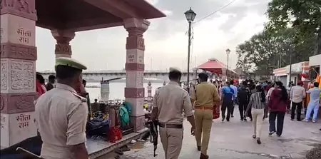 गंगा दशहरा और बड़े मंगल पर उमड़ा आस्था का सैलाब, सरयू-संगम तटों पर लाखों श्रद्धालु गंगा दशहरा और बड़े मंगल पर उमड़ा आस्था का सैलाब, सरयू-संगम तटों पर लाखों श्रद्धालु