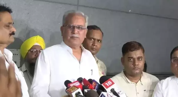 अधिकारियों को गाली देकर जनता को झांसा दे रहे मंत्री, भूपेश बोले - जनता को रिज़ल्ट चाहिए, रील नहीं अधिकारियों को गाली देकर जनता को झांसा दे रहे मंत्री, भूपेश बोले - जनता को रिज़ल्ट चाहिए, रील नहीं