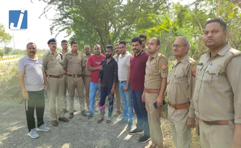 चर्चित किन्नर हत्याकांड का खुलासा, पुलिस मुठभेड़ में आरोपी गिरफ्तार चर्चित किन्नर हत्याकांड का खुलासा, पुलिस मुठभेड़ में आरोपी गिरफ्तार